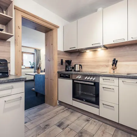 Leni Mountain זולדן